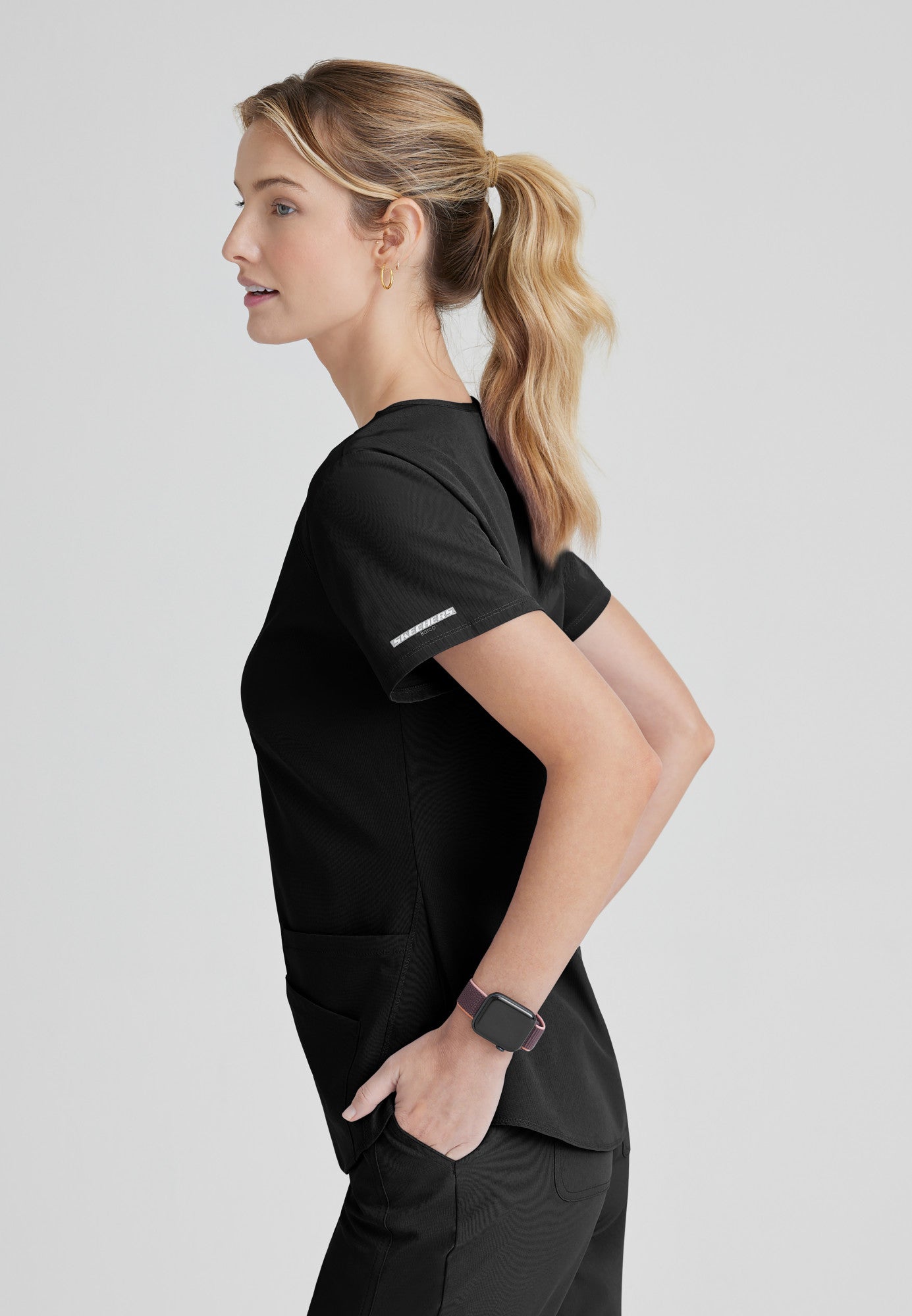 Breeze 3-Pocket Curved V-Neck Scrub Top