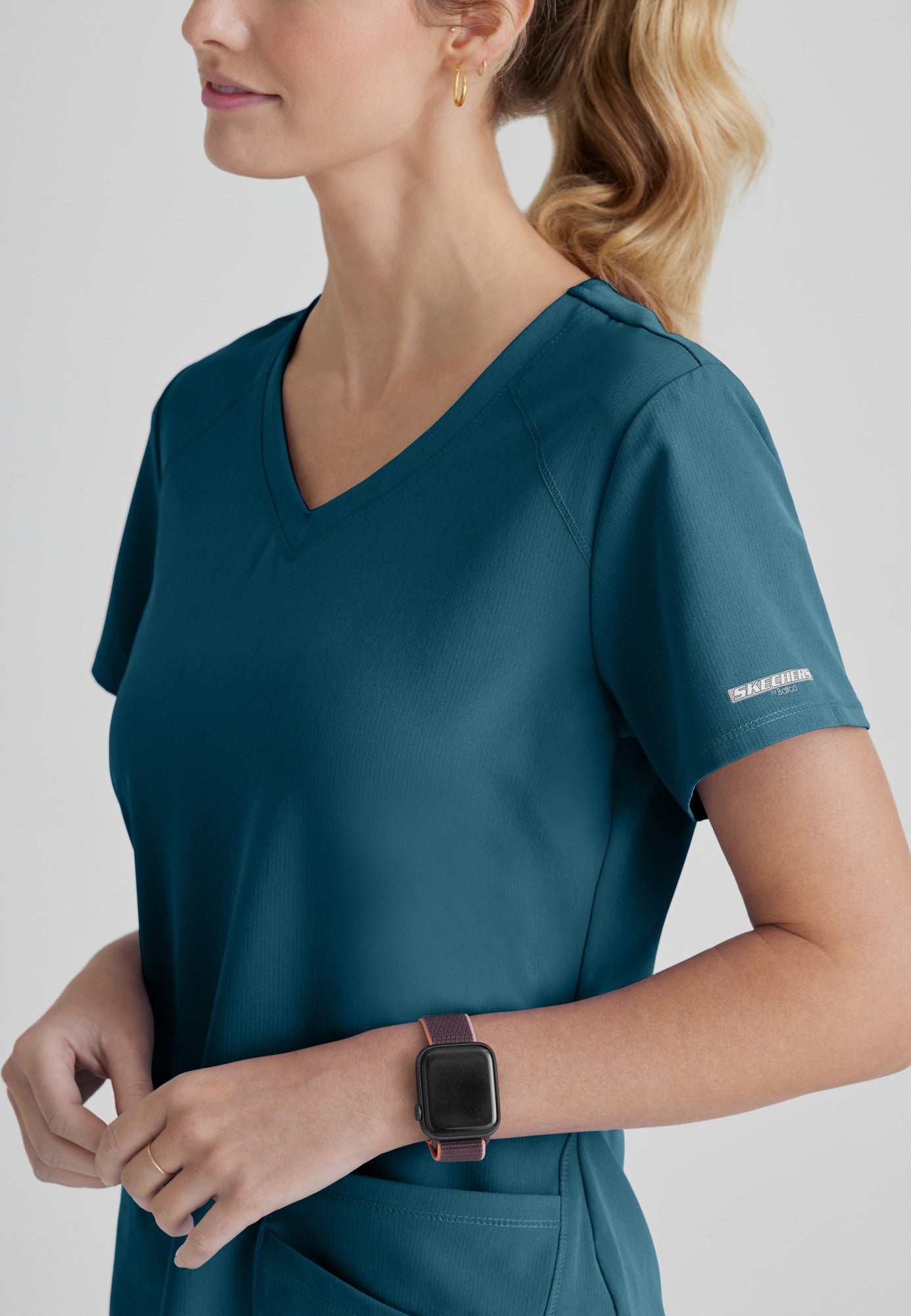 Breeze 3-Pocket Curved V-Neck Scrub Top