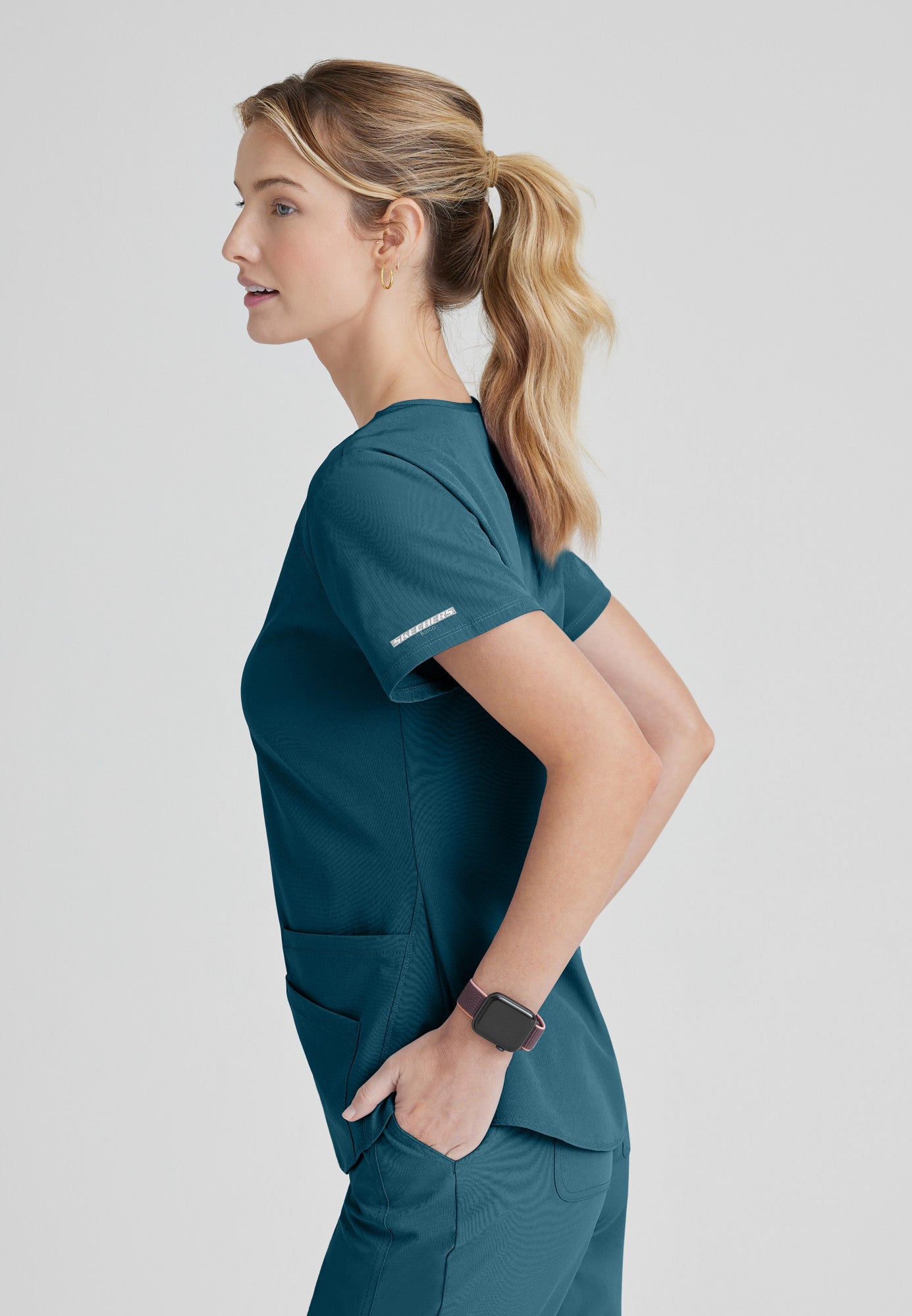 Breeze 3-Pocket Curved V-Neck Scrub Top
