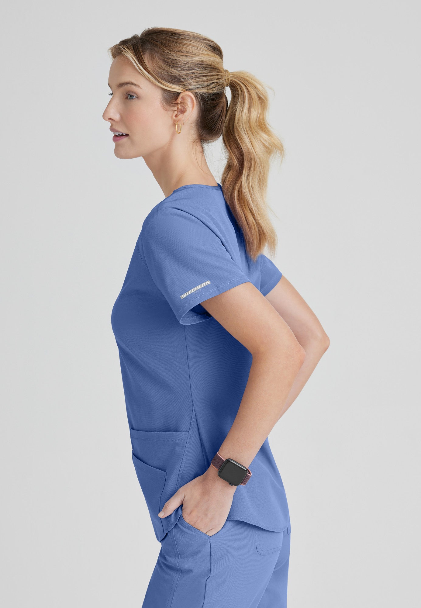 Breeze 3-Pocket Curved V-Neck Scrub Top