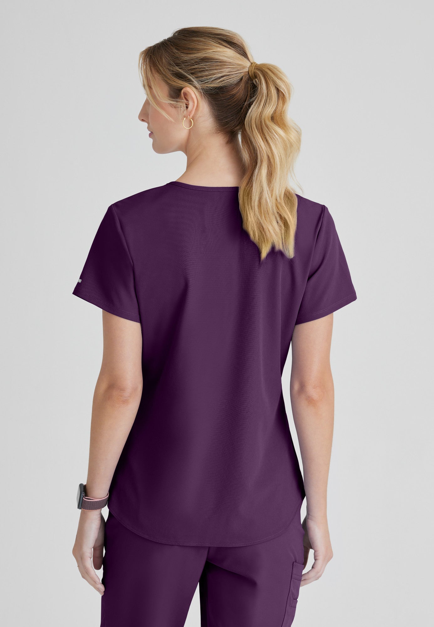 Breeze 3-Pocket Curved V-Neck Scrub Top