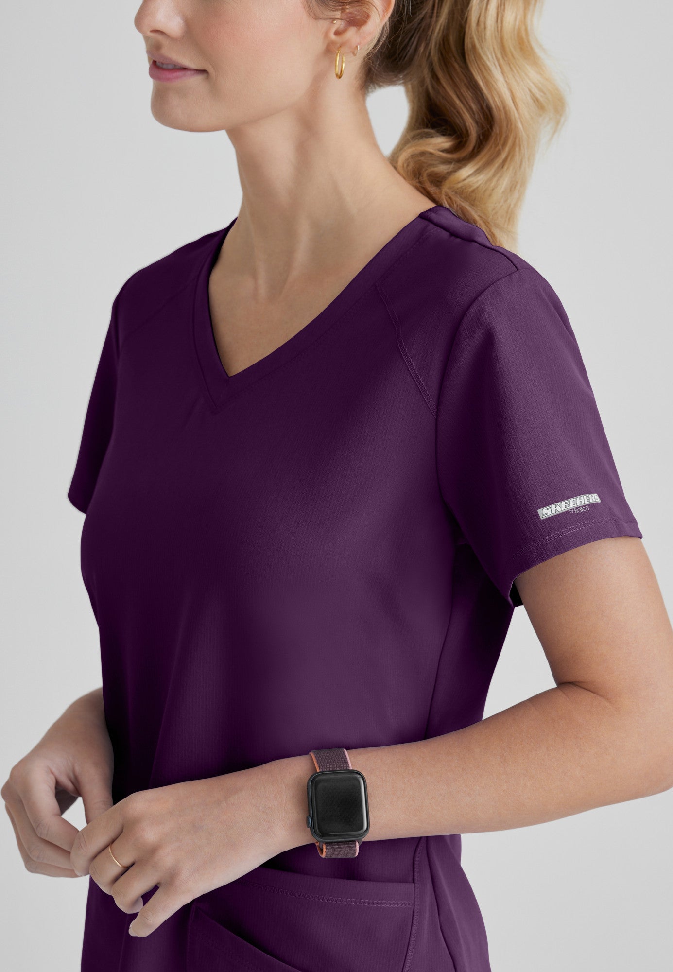 Breeze 3-Pocket Curved V-Neck Scrub Top